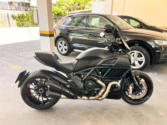 DUCATI DIAVEL DARK 